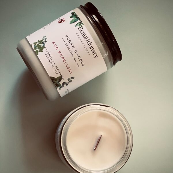 a vegan Bug Repellent candle with soy wax and citronella, peppermint essential oil for indoor and outdoor, made in Vancouver, ship to everywhere.